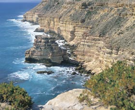 Island Rock and Natural Bridge - Attractions Melbourne